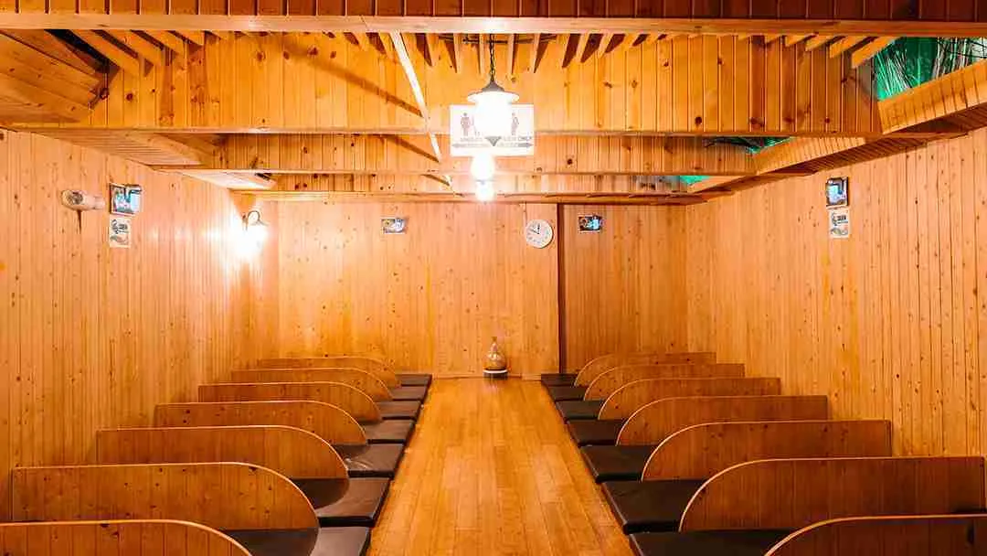 Heated therapy room